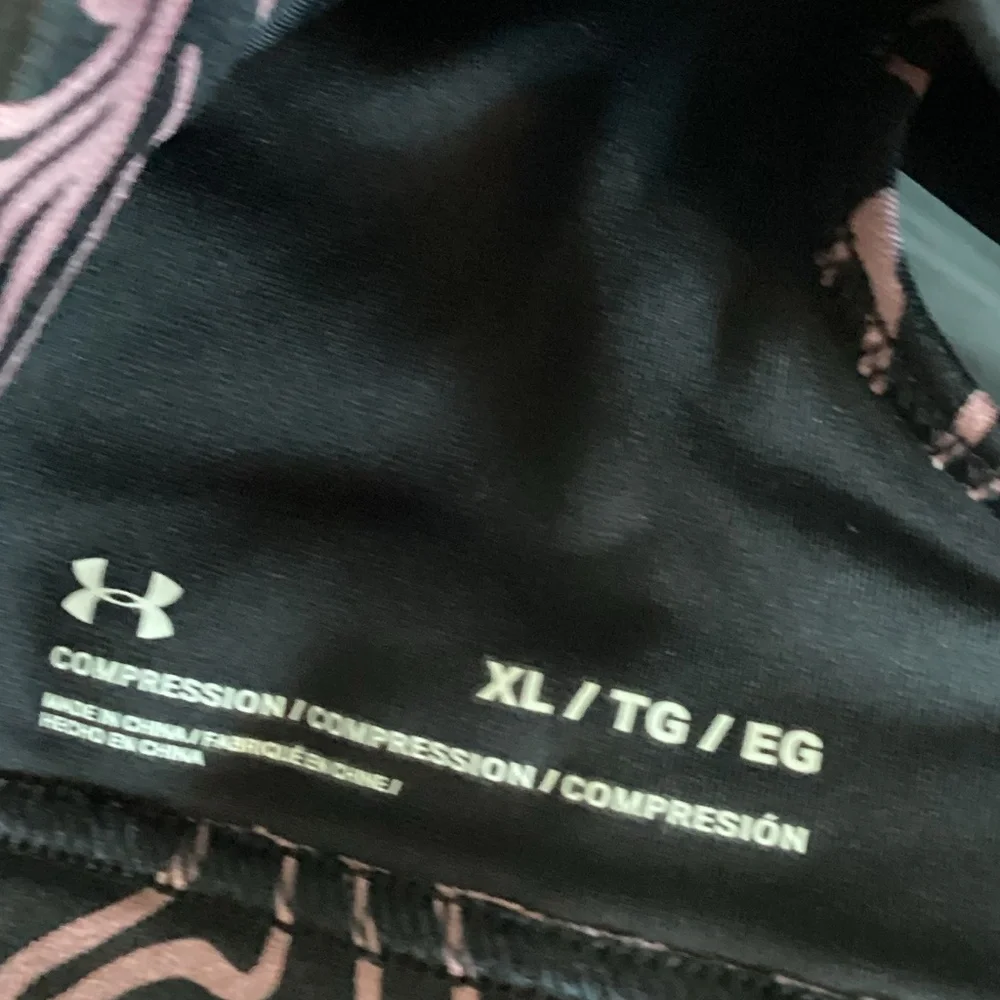 2117. Under Armour Black & Mauve Sports Bra Size XL NWOT